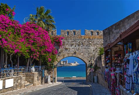 Rhodos Seine Nachbarinsel Symi Reisenaktuell