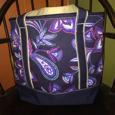 5 Sneaky Stains On Your Favorite Lands' End Canvas Tote (And How To Erase Them)