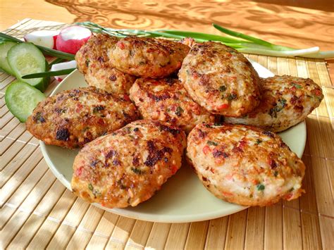 Куриные котлеты с крабовыми палочками - пошаговый рецепт с фото