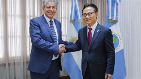 Rolando Figueroa Estrecha Lazos Con Corea Del Sur Mejor Informado