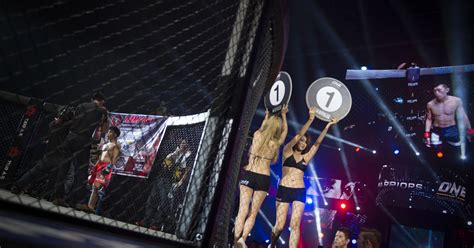 Mma Fighter Punches Ring Girl In The Face Video Cbs Detroit