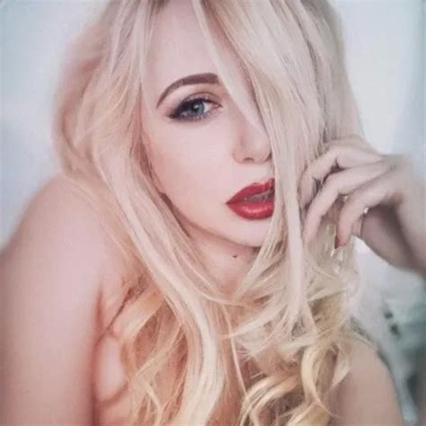 Mila Swift Huge Cock Shemale In English Porn XHamster