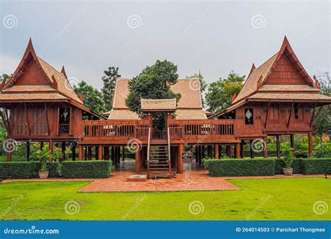 Old-fashioned Thai Traditional Houses in Ayutthaya Thailand Stock Image ...