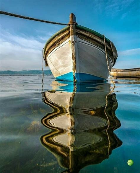 boats photography  boat reflections colorful boats reflection