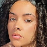 Kaitlyn Dever Nude Leaks Fapopedia