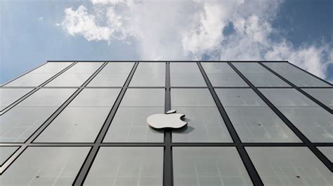 Foster Partners Models Apple Store Kyoto On Traditional Japanese Houses And Lanterns