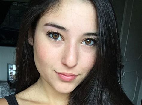 Angie Varona Age Height Body Measurements Of The Model The Best 20790