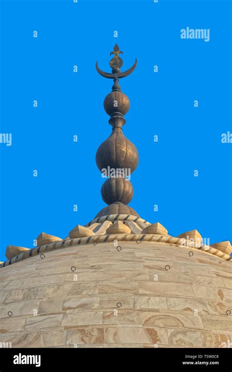 The Famous Taj Mahal Dome India Stock Photo Alamy