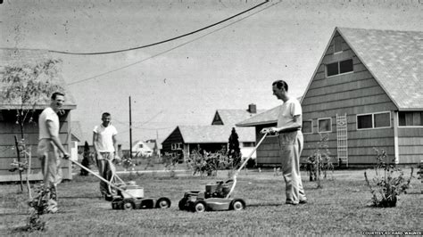 1957 America In Pictures The Lawn In One Of Americas First