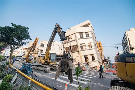 花蓮地震圖解》震央南移、深度極淺層 餘震還會持續半年，哪裡要警戒？｜天下雜誌