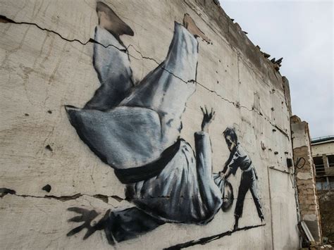 Banksy Bekennt Sich Zu Sieben Kunstwerken In Der Ukraine