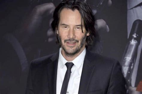 Keanu Reeves Bagikan Jam Tangan Rolex Untuk Kru John Wick Bab 4