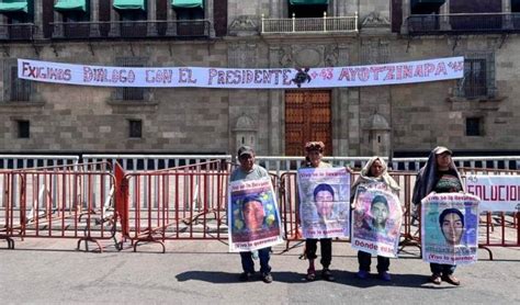 Amlo Reclama A Abogado De Padres De Los 43 Plan De Protestar En Mítines