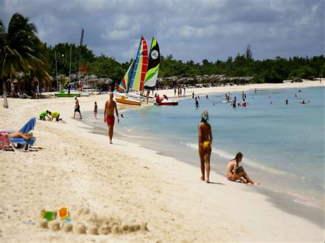 Playa Pesquero, Cuba