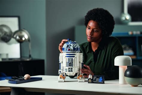 Lego Reveal Biggest Ever Buildable R2 D2 Bossks Bounty