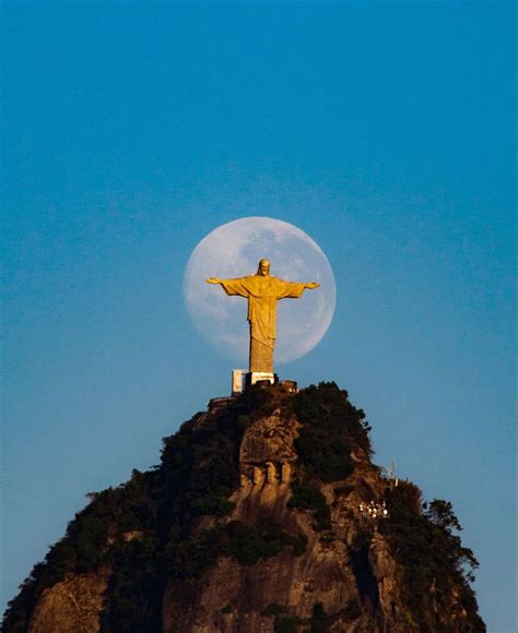 Cristo Redentor E Lua Cheia Por Marcos Monteiro Cristo Redentor Dia