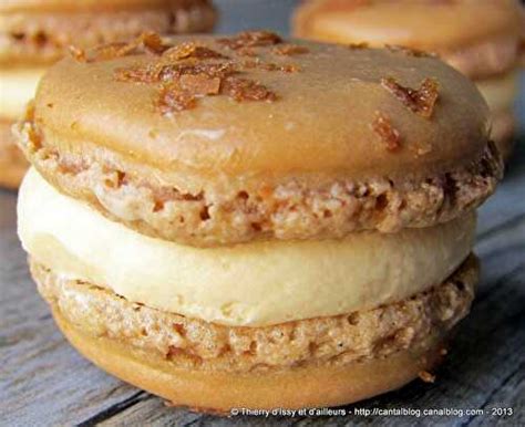 Macarons Au Caramel Au Beurre Sal Coeur Coulant Caramel Et Paillettes