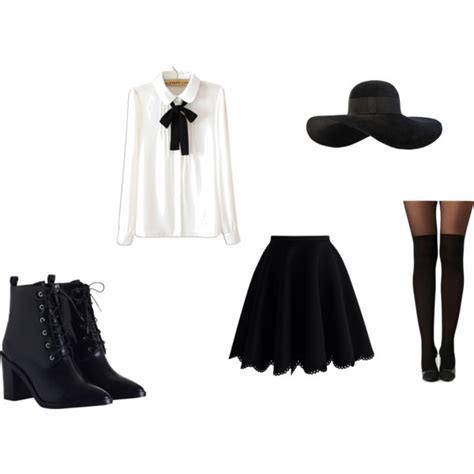 Misty Ahs Coven Outfits : American Horror Story Coven The Show Where Dying Doesn T Matter / In ...