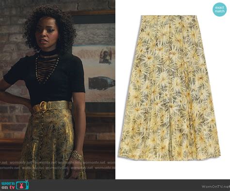 WornOnTV Sashas Floral Skirt And Lace Up Top On Sex Life Margaret Odette Clothes And