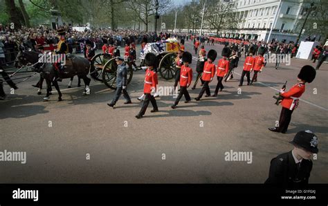 Funeral De Su Majestad La Reina Madre Que Murió A Los 101 Años De Edad