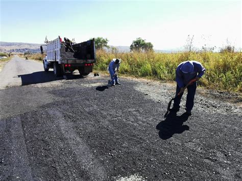 Otorgan Mantenimiento Al Camino De Acceso Y Calles Del Sauz De Magaña