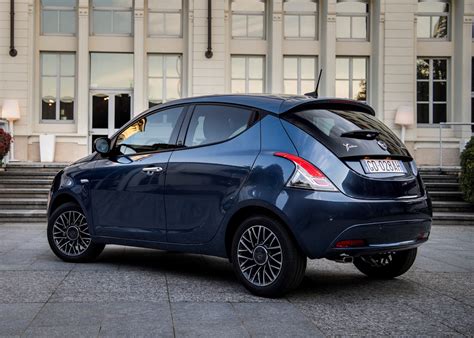 Nuova Lancia Ypsilon Listino Prezzi Dimensioni Interni E Motori