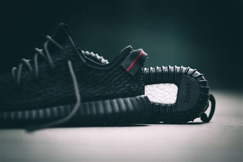 Adidas Yeezy Boost 350 Black Nouvelles Images