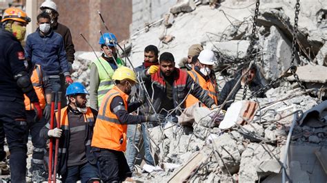 Erdbeben In Der T Rkei Und Syrien Opferzahl Steigt Auf Mehr Als