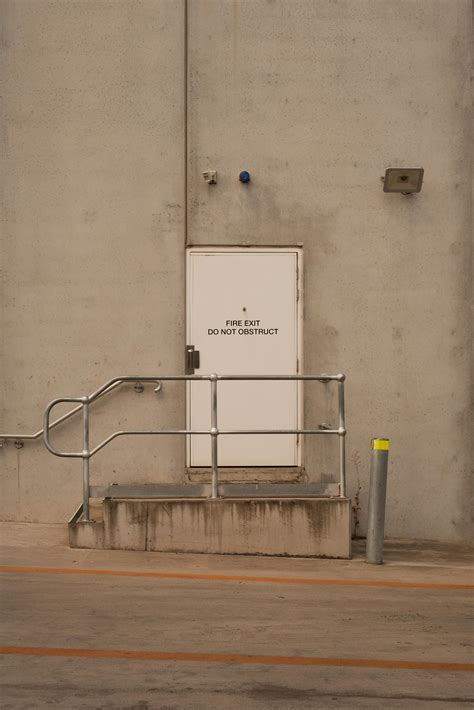 Green and White Exit Way Sign · Free Stock Photo