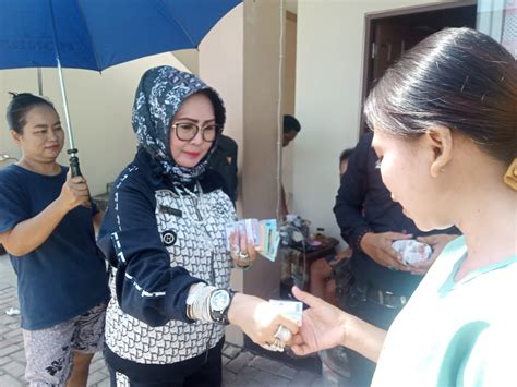 Jawa Barat Bersedekah Bunda Ratu Ayu Menjadikan Hari Jumat Berkah