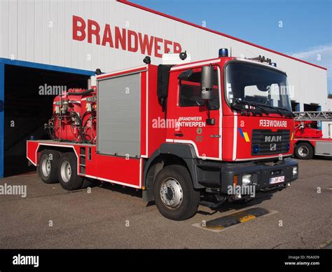 Hombre de bomberos Brandweer Antwerpen Unidad 57 pic3 Fotografía de