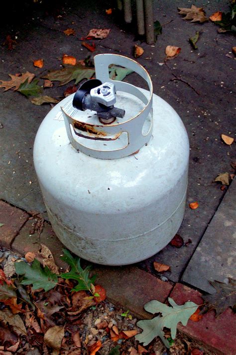 how to tell if a propane tank is empty 2