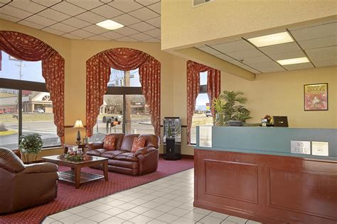 Days Inn by Wyndham Apple Valley Pigeon Forge/Sevierville | Sevierville ...