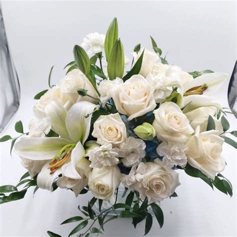 The Timeless Grace Bouquet – GTA Flower Delivery