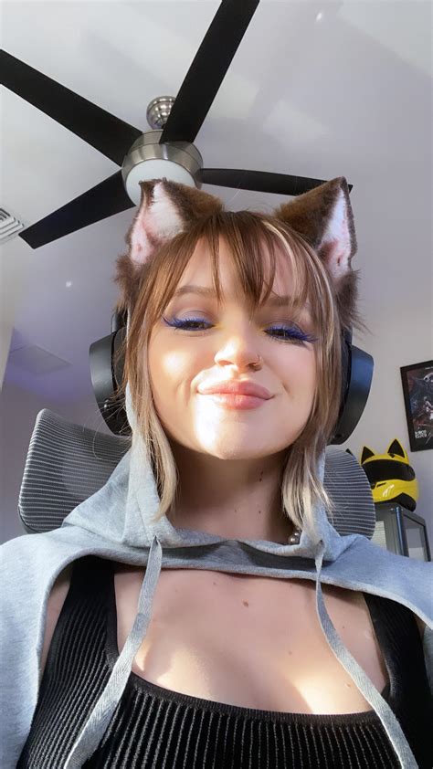 moments before I crush your balls :3 : r/PeachJars