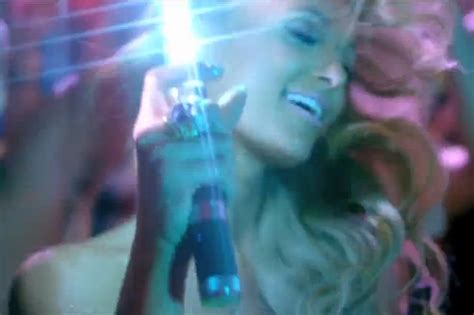 Even Lil Wayne Bailed On Paris Hilton S Insipid Good Time Video Party