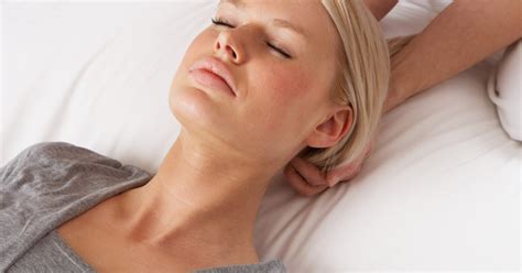 Massaggio Shiatsu Tecnica Benefici E Controindicazioni Donna Moderna