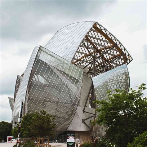 A Complete Guide to the Bois de Boulogne Park Near Paris