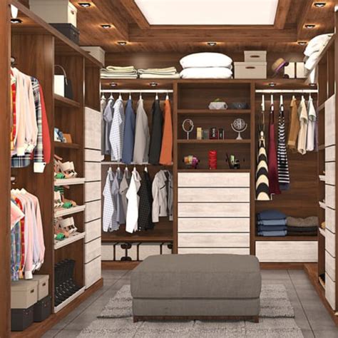 BUILT IN WARDROBES - MECURE WOOD