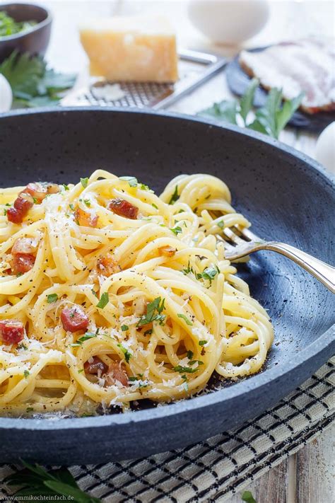 Original Spaghetti Carbonara Rezept Emmikochteinfach