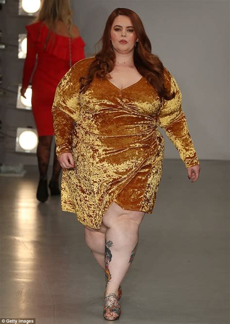 Tess Holliday Blasts Curvy Models Who Hate Plus Size Term Daily Mail Online