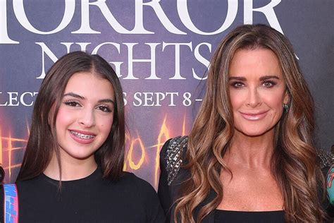 Kyle Richards And Mauricio Umanskys Marriage Timeline The Daily Dish