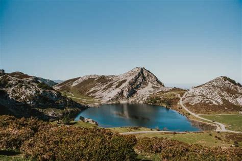 Ab Oviedo Covadonga Cangas De On S Und Lastres Tour Getyourguide