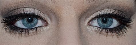 Kissable Silver Smokey Eye Tutorial Using The Naked Palette