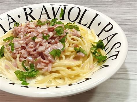 Spaghetti Mit Schinken Sahne Sauce Ein Einfaches Rezept In Nur Min