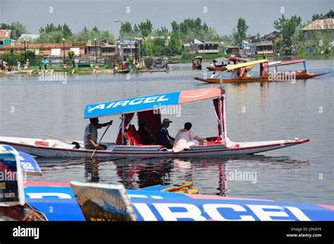 Kashmir World Famous Dal Lake A Shikara Ride Jannat On Mission