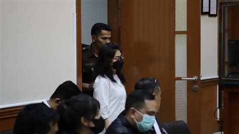 Linda Pujiastuti Si Istri Siri Sakit Hati Terus Disudutkan Teddy