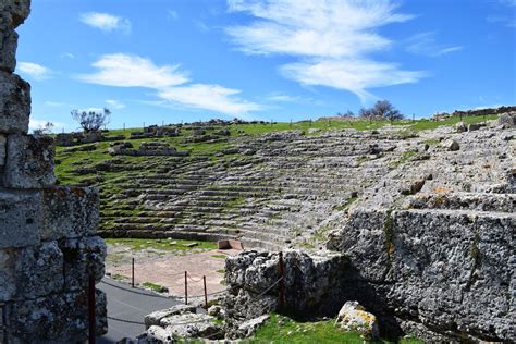 Yacimiento Arqueol Gico De Acinipo Ronda M Laga Un Destino Entre