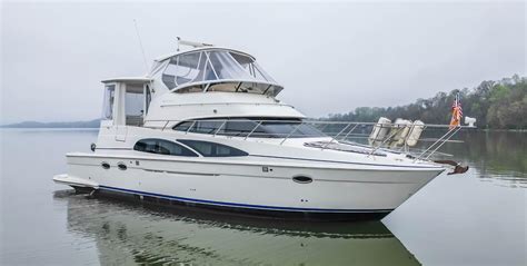 2007 Carver 45 Cockpit Motor Yacht | Yachts360