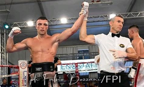 Andrea Aroni Dalla Timidezza Al Trionfo Sul Ring Una Storia Di